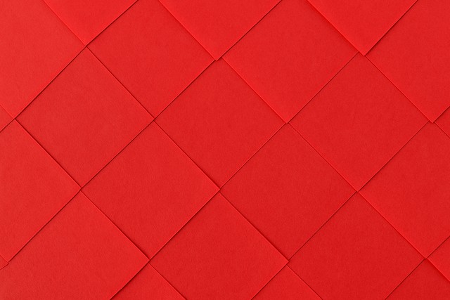 red-diagonal-squares